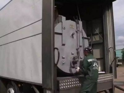 Мобильный крематорий. Скрин видео http://www.youtube.com/watch?v=oR7FhWvZ4_M Мобильный крематорий. Скрин видео http://www.youtube.com/watch?v=oR7FhWvZ4_M